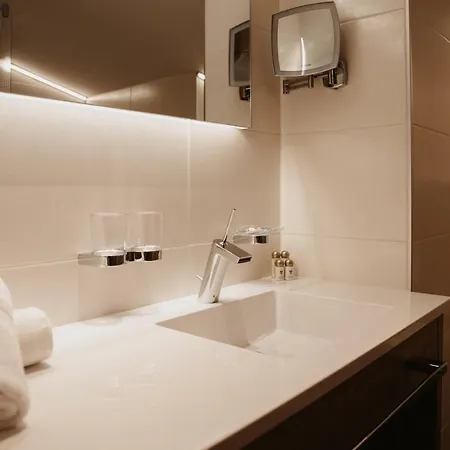 Viktoria Πανσιόν 3*