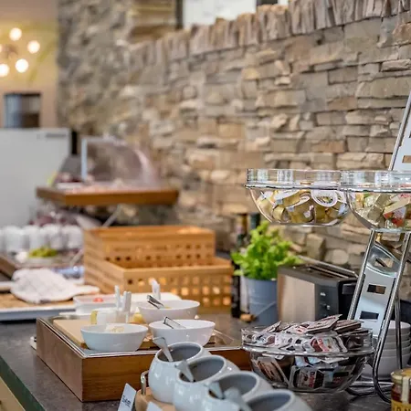 Viktoria 3* Ζόλντεν