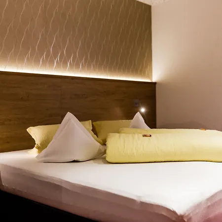 Viktoria 3* Ζόλντεν